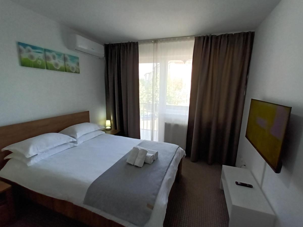 Revolution Apartment Бая Маре Екстериор снимка