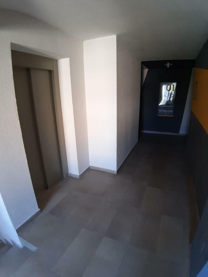 Revolution Apartment Бая Маре Екстериор снимка